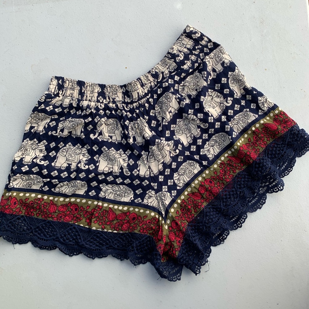 🔆BOHEMIAN PATTERN LACE TRIM SHORTS 🔆